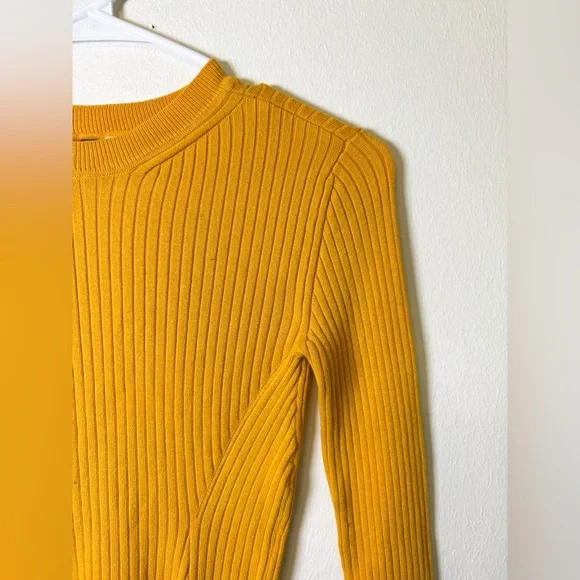 Mustard Ribbed Knit Long Sleeve Top - Picture 2 of 2